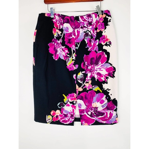 WHBM Size 12 Skirt Pencil Back Zip Slit Purple Floral Stretch Lined Below Knee - Picture 4 of 6